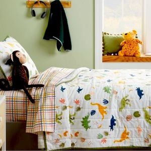 Full/Queen Pillowfort Dino Quilt set with 2 shams